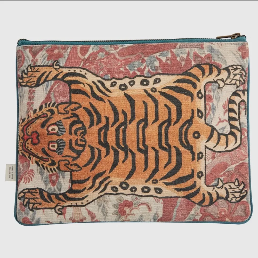 TIGER Vintage Inspired Cotton Floral Print Zip Pouch Clutch NWT